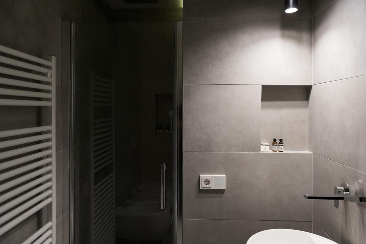 Civico 2 Apartment Costa Volpino Luaran gambar