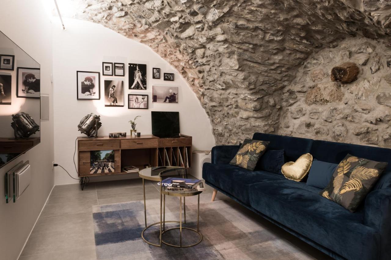 Civico 2 Apartment Costa Volpino Luaran gambar